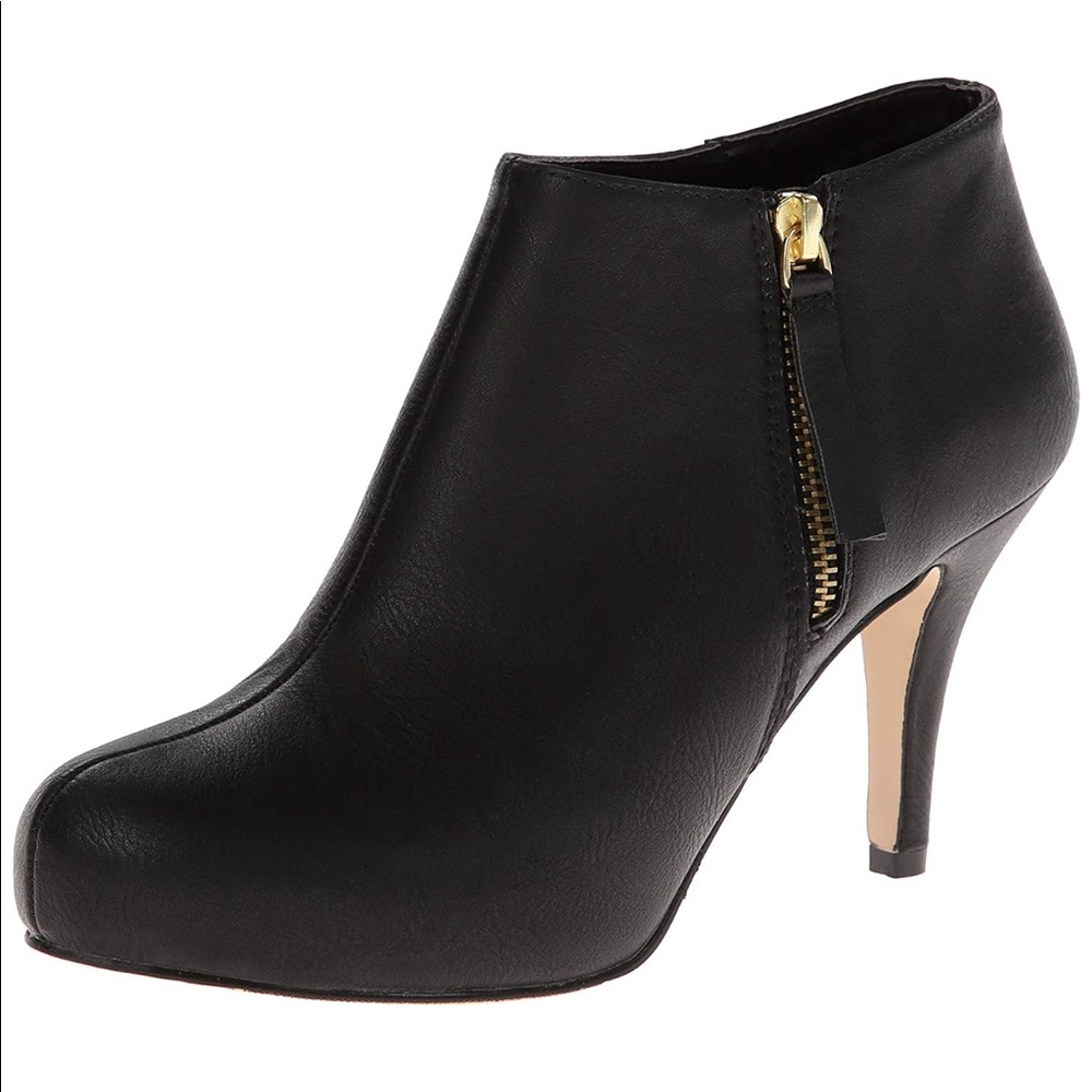 Madden Girl Black Ankle Ginger Booties Size 10